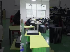 Sac pliant solaire noir avec courant de court-circuit de 13,3 A et fonctionnalité imperméable